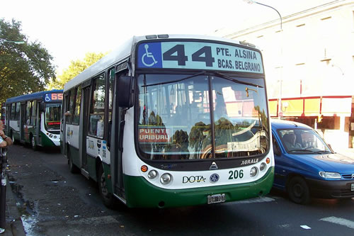 BA - Recorrido colectivo linea 44 de la ciudad de Buenos Aires (Barrancas de Belgrano - Puente Uriburu)