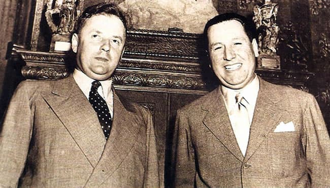 Perón no puede disimular su cara de alegría mientras Richter se hace el interesante en esta foto tomada para la prensa. ¿Quién creería que Perón podría ser engañado por un austríaco parlanchin y flojo de papeles académicos?